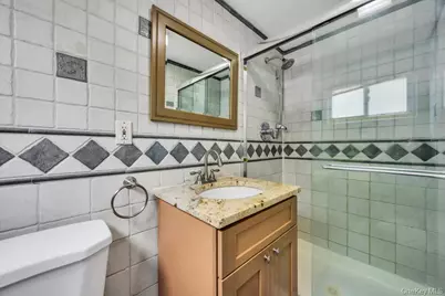 226 Princess Street, Hicksville, NY 11801 - Photo 15