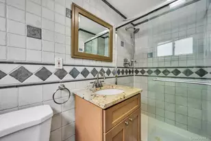226 Princess St, Hicksville, NY 11801 - Photo 15