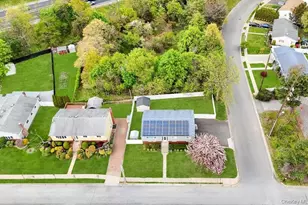 226 Princess St, Hicksville, NY 11801 - Photo 3