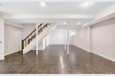 167 Old Mill Road, Manhasset, NY 11030 - Photo 19