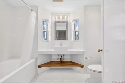 167 Old Mill Road, Manhasset, NY 11030 - Photo 13