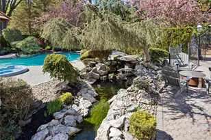 70 Laurel Ct, Syosset, NY 11791 - Photo 27