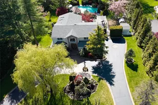 70 Laurel Ct, Syosset, NY 11791 - Photo 3