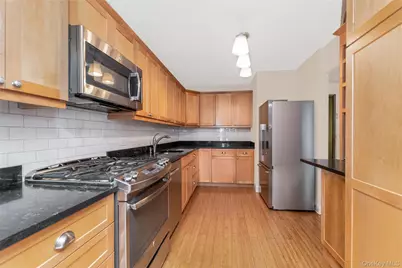 2500 Johnson Avenue #15R, Bronx, NY 10463 - Photo 5