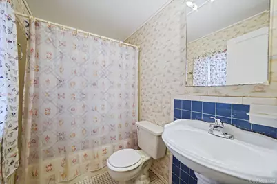44 Redmond Avenue, Bay Shore, NY 11706 - Photo 17