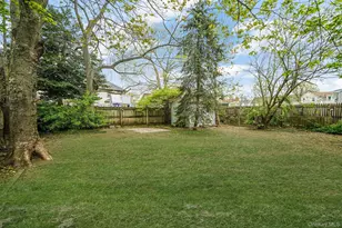 44 Redmond Ave, Bay Shore, NY 11706 - Photo 5
