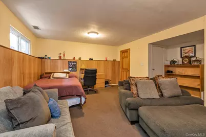 7 Eastern Drive, New Hyde Park, NY 11040 - Photo 13