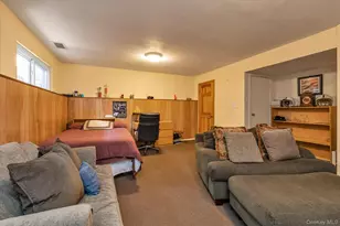 7 Eastern Dr, New Hyde Park, NY 11040 - Photo 13