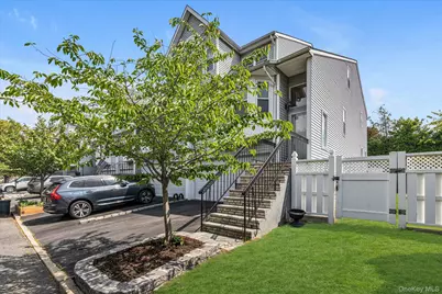 7 Eastern Drive, New Hyde Park, NY 11040 - Photo 19