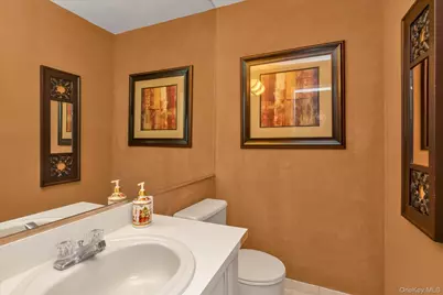 7 Eastern Drive, New Hyde Park, NY 11040 - Photo 7