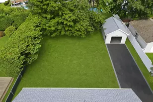 136 Udall Rd, West Islip, NY 11795 - Photo 35