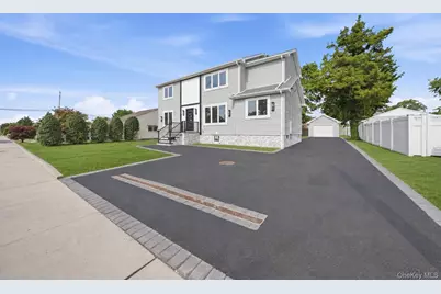 136 Udall Road, West Islip, NY 11795 - Photo 31