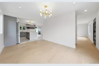 136 Udall Road, West Islip, NY 11795 - Photo 7