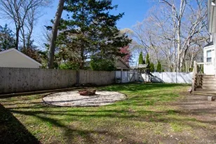 80 Queen Rd, Mastic Beach, NY 11951 - Photo 29