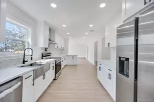4 Chevy Dr, South Setauket, NY 11720 - Photo 11