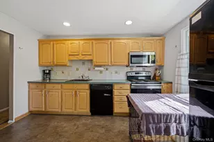 123 Foxdale Ln, Port Jefferson, NY 11777 - Photo 11