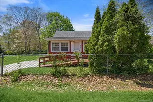 184 Magnolia Dr, Mastic Beach, NY 11951 - Photo 33
