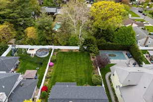 1682 Hannington Ave, Wantagh, NY 11793 - Photo 31