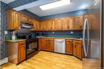 1682 Hannington Avenue, Wantagh, NY 11793 - Photo 19