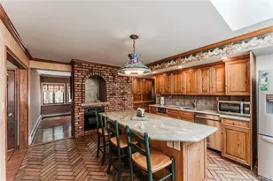 16 Rainbow Ln, Levittown, NY 11756 - Photo 5