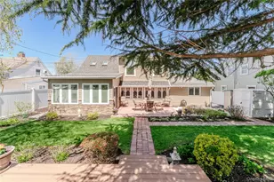 16 Rainbow Ln, Levittown, NY 11756 - Photo 21