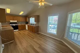 35 Gables Blvd, Poughkeepsie, NY 12603 - Photo 7