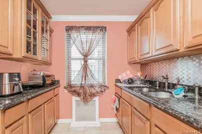 440 Warburton Avenue Avenue #3E, Yonkers, NY 10701 - Photo 5