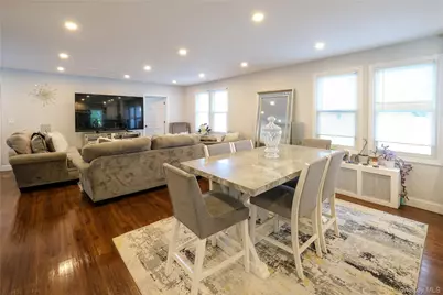 119 Munro Boulevard, Valley Stream, NY 11581 - Photo 7