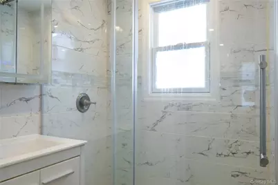 119 Munro Boulevard, Valley Stream, NY 11581 - Photo 19
