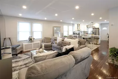 119 Munro Boulevard, Valley Stream, NY 11581 - Photo 3