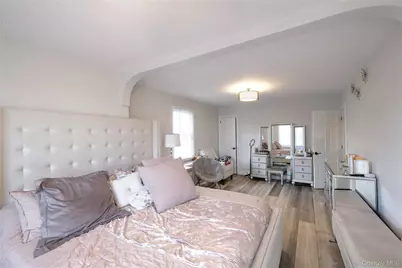 119 Munro Boulevard, Valley Stream, NY 11581 - Photo 15