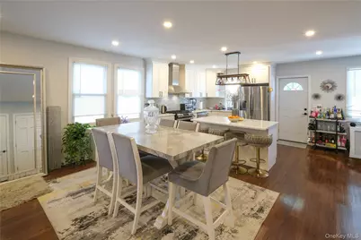 119 Munro Boulevard, Valley Stream, NY 11581 - Photo 5