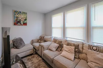 119 Munro Boulevard, Valley Stream, NY 11581 - Photo 5