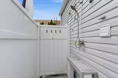 540 W Walnut Street, Long Beach, NY 11561 - Photo 37