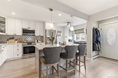 540 W Walnut Street, Long Beach, NY 11561 - Photo 5