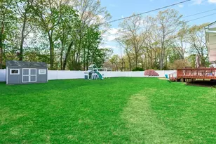 42 Sunflower Dr, Hauppauge, NY 11788 - Photo 23
