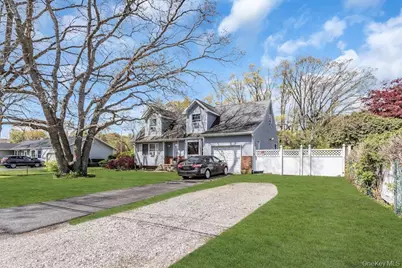 102 Pine Acres Boulevard, Deer Park, NY 11729 - Photo 3
