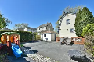 83 Cambridge St, Valley Stream, NY 11581 - Photo 25
