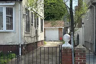 115-57 196th St, Saint Albans, NY 11412 - Photo 11