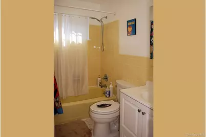 18 Coralyn Avenue, White Plains, NY 10605 - Photo 23