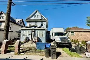 129-13 161st St, Jamaica, NY 11434 - Photo 3