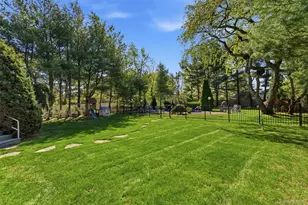 8 Given Ln, East Northport, NY 11731 - Photo 35