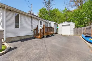 109 Eastview Rd, Ronkonkoma, NY 11779 - Photo 21