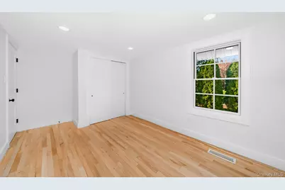 88 Cliff Avenue, Sayville, NY 11782 - Photo 9