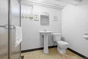 117 Lefferts Rd, Garden City, NY 11530 - Photo 25