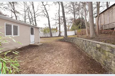 229 Locust Drive, Rocky Point, NY 11778 - Photo 7