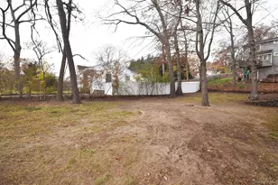 229 Locust Dr, Rocky Point, NY 11778 - Photo 9