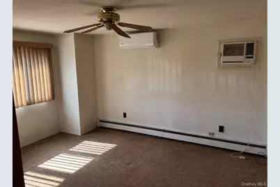960 Linden Avenue, Westbury, NY 11590 - Photo 13