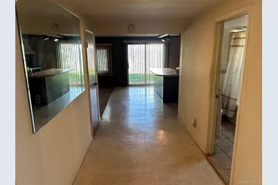 960 Linden Avenue, Westbury, NY 11590 - Photo 9