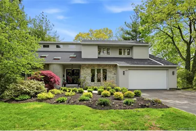 4 Cross Lane, Glen Head, NY 11545 - Photo 1